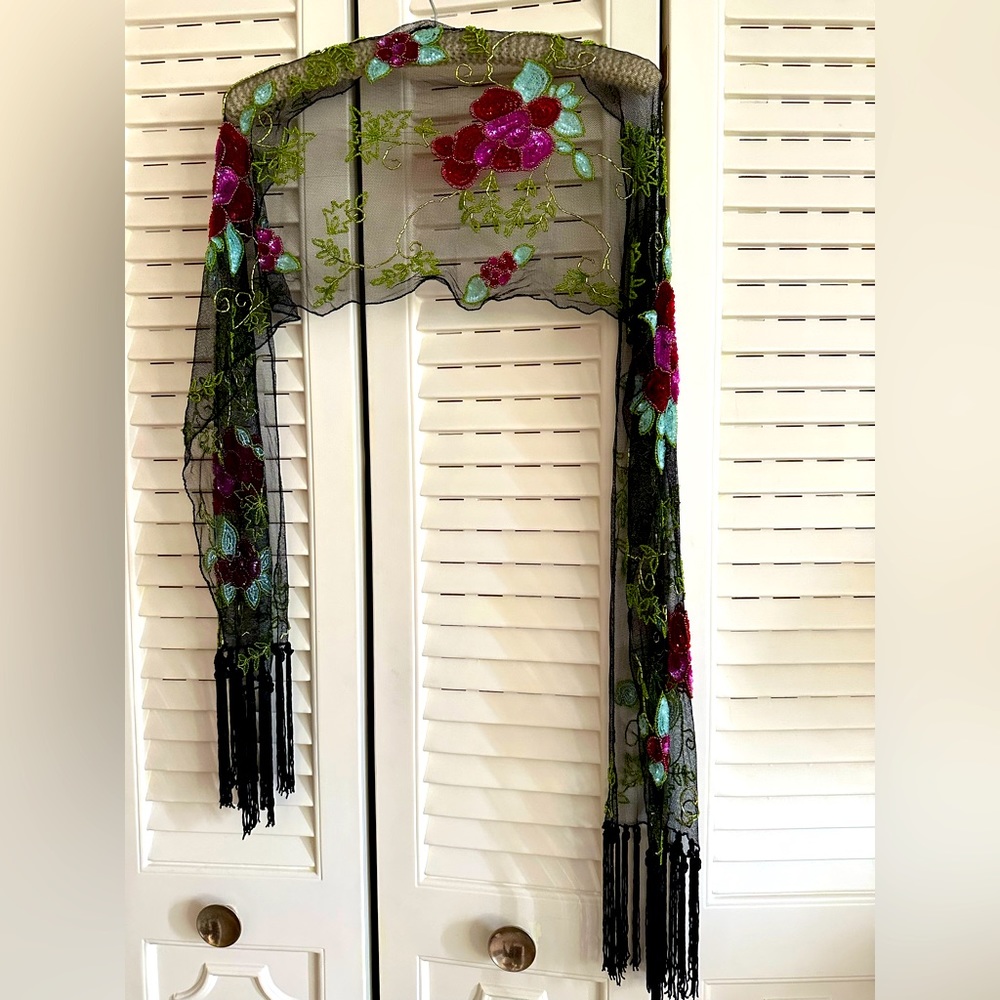 Vintage Cicciabella shawl.